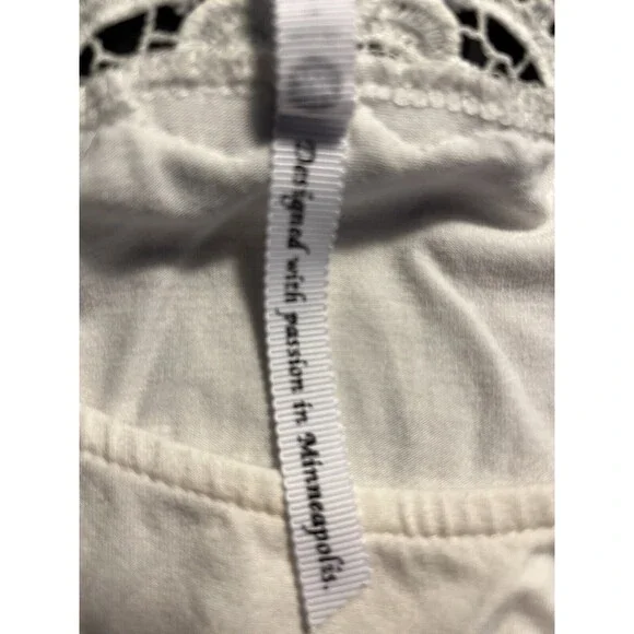 Leo & Nicole Women's Crochet Tank Top White Stretch USA Size Medium - Picture 6 of 8